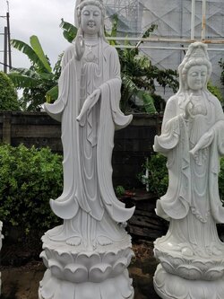 เจ้าแม่กวนอิมแกะสลักหินอ่อนหยกขาว ขนาดสูง 350 เซนติเมตร