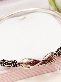 กำไลข้อมือเงินแท้ หัวบัวรมดำ ความหนา 3.0 มิล