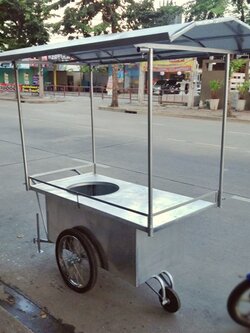 รถเข็นขายก๋วยเตี๋ยว มีหลังคา