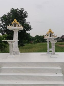 ศาลพระภูมิหินอ่อนขาวเทาพ่นทอง กว้าง81 ยาว81 ซม