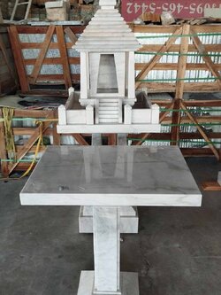 ศาลตายหินอ่อนทรงโมเดิร์นสีเทาชมพู ขนาด61*61 ซม