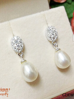 ต่างหูมุกน้ำจืดแท้ ประดับเพชร cz