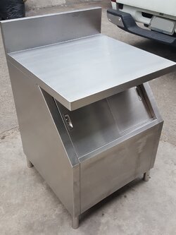 ถังน้ำแข็งฝาเปิดเฉียง มีท้อปวางของด้านบน