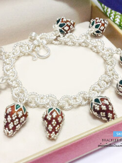 สร้อยข้อมือเงินแท้ 99.9% งานสุโขทัย สร้อยลายโซ่ร้อยสตรอว์เบอร์รี ลงยาสีแดง เล่นลายดอกพิกุล ทั้งหมด 9 ชิ้น