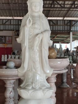 เจ้าแม่กวนอิมแกะสลักหินอ่อนหยกขาว ขนาด สูง 100 เซนติเมตร