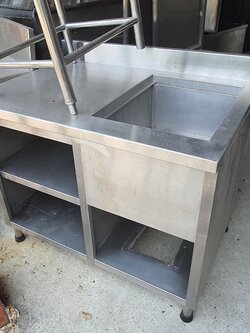 ถังน้ำแข็งสแตนเลสมือสอง มีตู้เก็บของในตัว