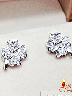 ต่างหูเงินแท้ 4 ใบโคลเวอร์ ประดับเพชร cz รอบวง