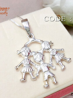 จี้เงินแท้ 92.5% รูปเด็กชายหญิง 3 คนแบบเกลี้ยง (ราคาเฉพาะจี้ ไม่รวมสร้อย)