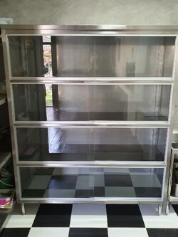 ตู้เก็บของสแตนเลสทรงสูง