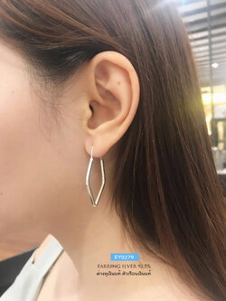 ต่างหูเงินแท้ 92.5% ต่างหูแบบห่วงเกี่ยว ทรงสี่เหลี่ยมขนมเปียกปูน