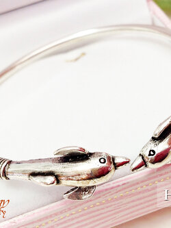 กำไลข้อมือเงินแท้ 92.5% ปลาโลมาชนกัน งานรมดำ กำไลขยายความกว้างได้