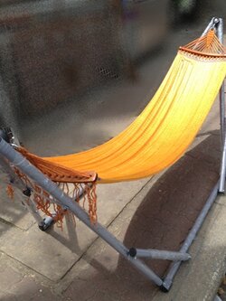 เปลญวน พร้อมขาตั้งพับเก็บได้