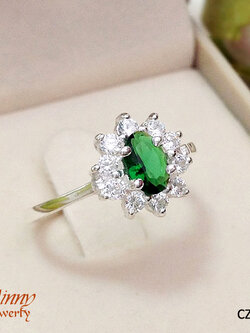 แหวนเงินแท้ 92.5% ประดับพลอยสีเขียว เพชร cz รอบวงแหวน สวยมากๆ รับประกันเงินแท้