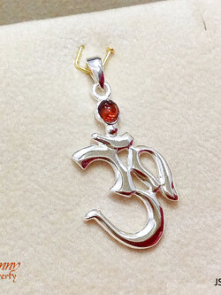 จี้เงินแท้ 92.5% จี้โอมแบบเกลี้ยง ประดับพลอยสี (พลอยสังเคราะห์)