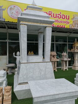 ศาลพระพรหมหินอ่อนขาวไวคาราร่า ขนาดกว้าง 109เซนติเมตร สูง 350 เซนติเมตร