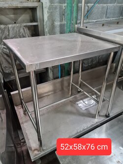 โต๊ะสแตนเลสมือสอง 52*58 cm