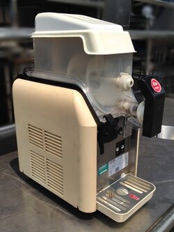 เครื่องทำเกล็ดน้ำแข็ง/สเลอบี้ Elmeco 5.5 ลิตร