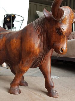 ไม้แกะสลักกระทิง