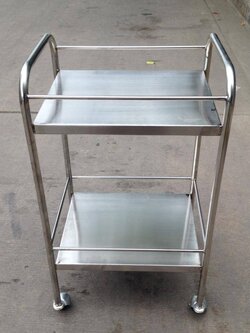 ชั้นวางเครื่องดื่ม ข้างโต๊ะอาหาร