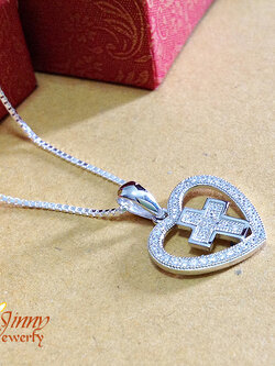 จี้เงินแท้ รูปหัวใจพร้อมไม้กางเขน ตรงกลางประดับเพชร cz