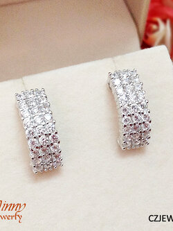 ต่างหูเงินแท้ เพชร cz เรียง 3 แถว แถวละ 9 เม็ด ก้านแบบแป้นเสียบ