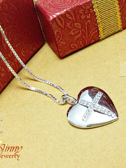 จี้เงินแท้ รูปหัวใจขีดกลางเป็นรูปไม้กางเขนประดับเพชร cz