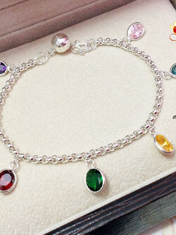 สร้อยข้อมือเงินแท้ ลายผ่าหวาย ห้อยพลอยหลากสี