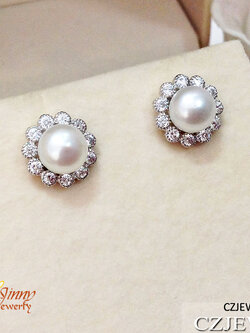 ต่างหูเงินแท้ มุกแท้ ประดับเพชร cz รอบมุก