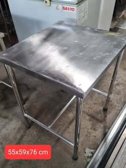 โต๊ะสแตนเลสมือสอง 55*59 cm