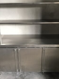 เคาน์เตอร์สแตนเลส แบบมีชั้นลอย