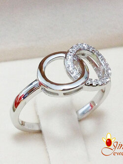 แหวนเงินแท้ แหวนห่วงกลมสองวง ประดับเพชร cz