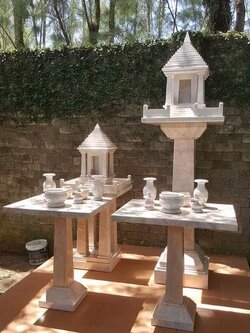 ศาลพระภูมิหินอ่อนทรงโมเดิ้นชมพู ขนาดฐานกว้าง 69 ซม ยาว 69 ซม