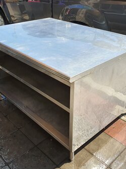 เคาน์เตอร์กลางครัวสแตนเลส