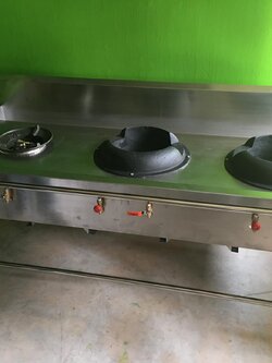 เตาไทยและเตาจีน 2 หัว มีรางน้ำ