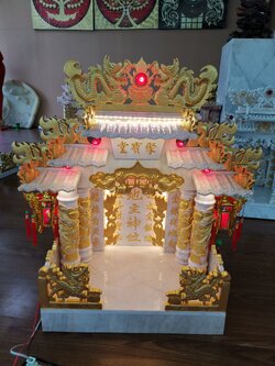 ตี่จู้หินอ่อน ตี่จู้เอี๊ยะ ขนาด 27 นิ้ว (รุ่นมหาเศรษฐี) 4 เสา 5 หลังคา 8ปลา 8หงส์ 8มังกร หินสีขาวพ่นทอง