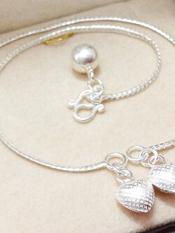 สร้อยข้อเท้าเงินแท้ 92.5% ห้อยตุ้งติ้งหัวใจลาย 2 ดวง (พร้อมกระดิ่งตรงตะขอ 1 ลูก) หนา 1.2 มิล