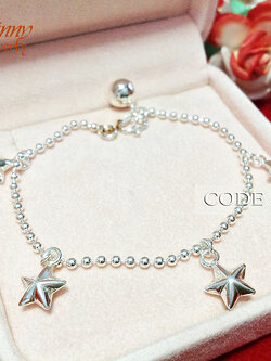 สร้อยข้อมือเงินแท้ 92.5% สำหรับเด็ก ลายบอลกลม ห้อยตุ้งติ้งดาวเกลี้ยง น่ารักๆ พร้อมกระดิ่ง 1 ลูก