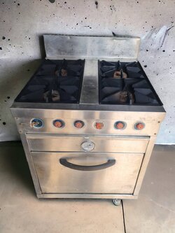 เตายุโรป 4 หัว มีเตาอบด้านล่าง