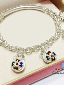 สร้อยข้อมือเงินแท้ 99.9% งานสุโขทัย ลายผ่าหวาย สร้อยกึ่งกำไล กึ่งสร้อยข้อมือ ร้อยถุงเงินลงยา 5 ชิ้น สีน้ำเงิน เขียว แดง