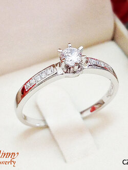 แหวนเงินแท้ ประดับเพชร cz หัวชู ประดับ cz ทั้งสองข้าง