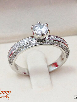 แหวนเงินแท้ ประดับเพชร cz รอบด้าน เพชรเม็ดเดี่ยวตรงกลาง