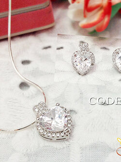 เซตสร้อย จี้เงิน และต่างหู รูปหัวใจประดับเพชร cz