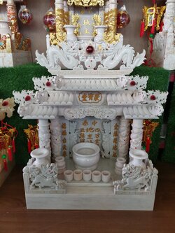 ตี่จู้หินอ่อน ตี่จู้เอี๊ยะ ขนาด 27 นิ้ว (รุ่นมั่งมีศรีสุข) 4 เสา 5 หลังคา 8ปลา 8หงส์ 8มังกร หินสีขาว