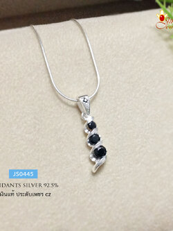 จี้เงินแท้ 92.5% ประดับพลอยสังเคราะห์ 3 เม็ด สีนิลดำ จี้ยาวแบบระย้า (เฉพาะจี้ ไม่รวมสร้อย)