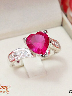 แหวนเงินแท้ ประดับพลอยหัวใจสีชมพู