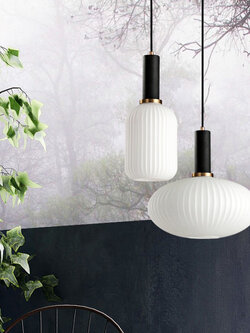 โคมไฟแขวนเพดานโป๊ะแก้วสีขาวโปร่งแสงลายจีบ สไตล์ Northern Europe [CASA105]