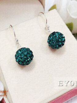 ต่างหูเงินแท้ 92.5% ต่างหูห้อย ระย้าแบบเกี่ยว ร้อยเม็ดบอลพลอยสีเขียวมรกต เม็ดบอล 7 มิล (เรือนเงินแท้)