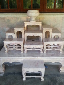 โต๊ะหมู่บูชาหินอ่อน 9ชิ้น ฐานกว้าง 85 เซนติเมตร ยาว 145 เซนติเมตร สูง 45 เซนติเมตร