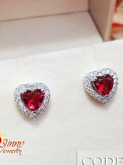 ต่างหูเงินแท้ ประดับเพชร cz รอบวงรูปหัวใจ พลอยสีทับทิม