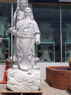 กวนอู ปางบัญชาการ แกะสลักหินอ่อน สูง 2เมตร